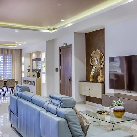 Spacious 2br With Terrace In Charming By 360 Estates *