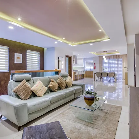 Spacious 2br With Terrace In Charming By 360 Estates Appartamento