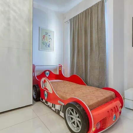 Spacious 2br With Terrace In Charming By 360 Estates *
