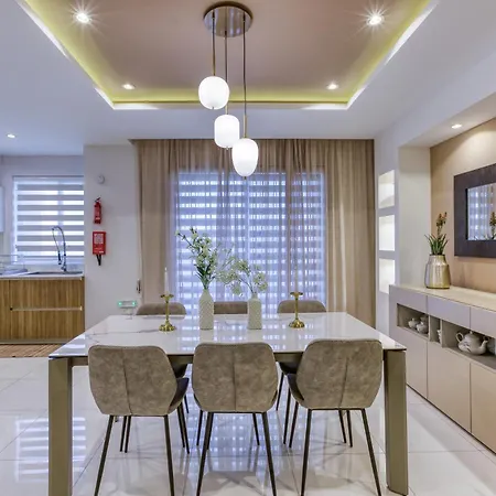 Spacious 2br With Terrace In Charming By 360 Estates *