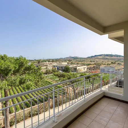 Spacious 2br With Terrace In Charming By 360 Estates *