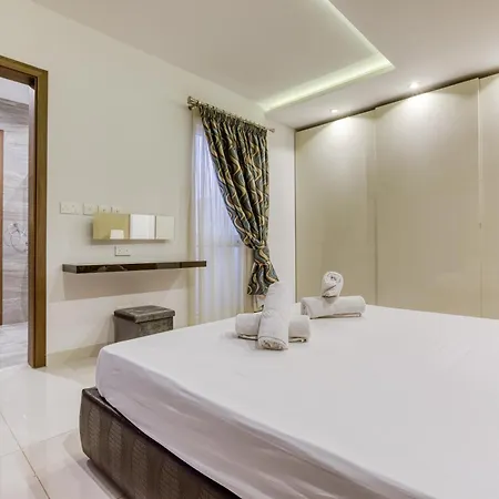 Lägenhet Spacious 2br With Terrace In Charming By 360 Estates *
